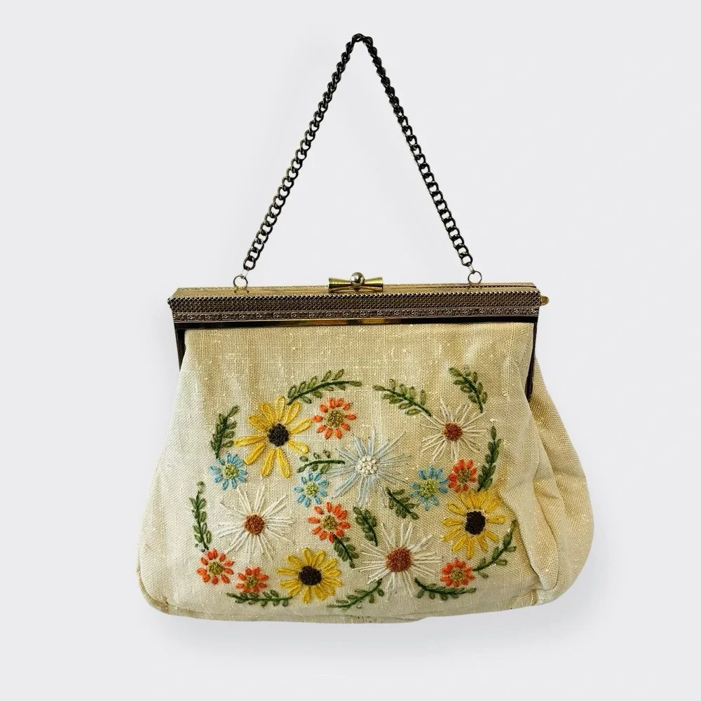 Vintage Crewel Floral Embroidery Bag Gold‎ Frame Needlepoint Off White Clutch - Picture 2 of 12